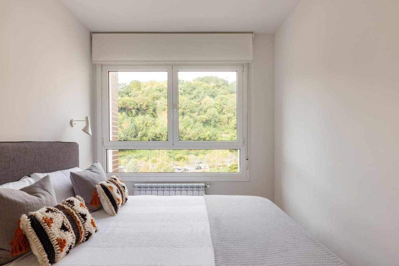 New Amara Suite Friends & Families Parking San Sebastián Exteriör bild