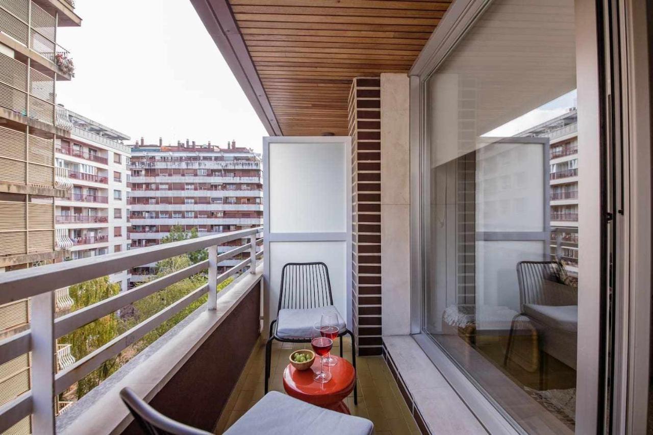 New Amara Suite Friends & Families Parking San Sebastián Exteriör bild