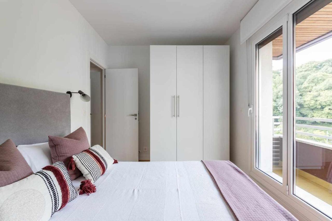 New Amara Suite Friends & Families Parking San Sebastián Exteriör bild