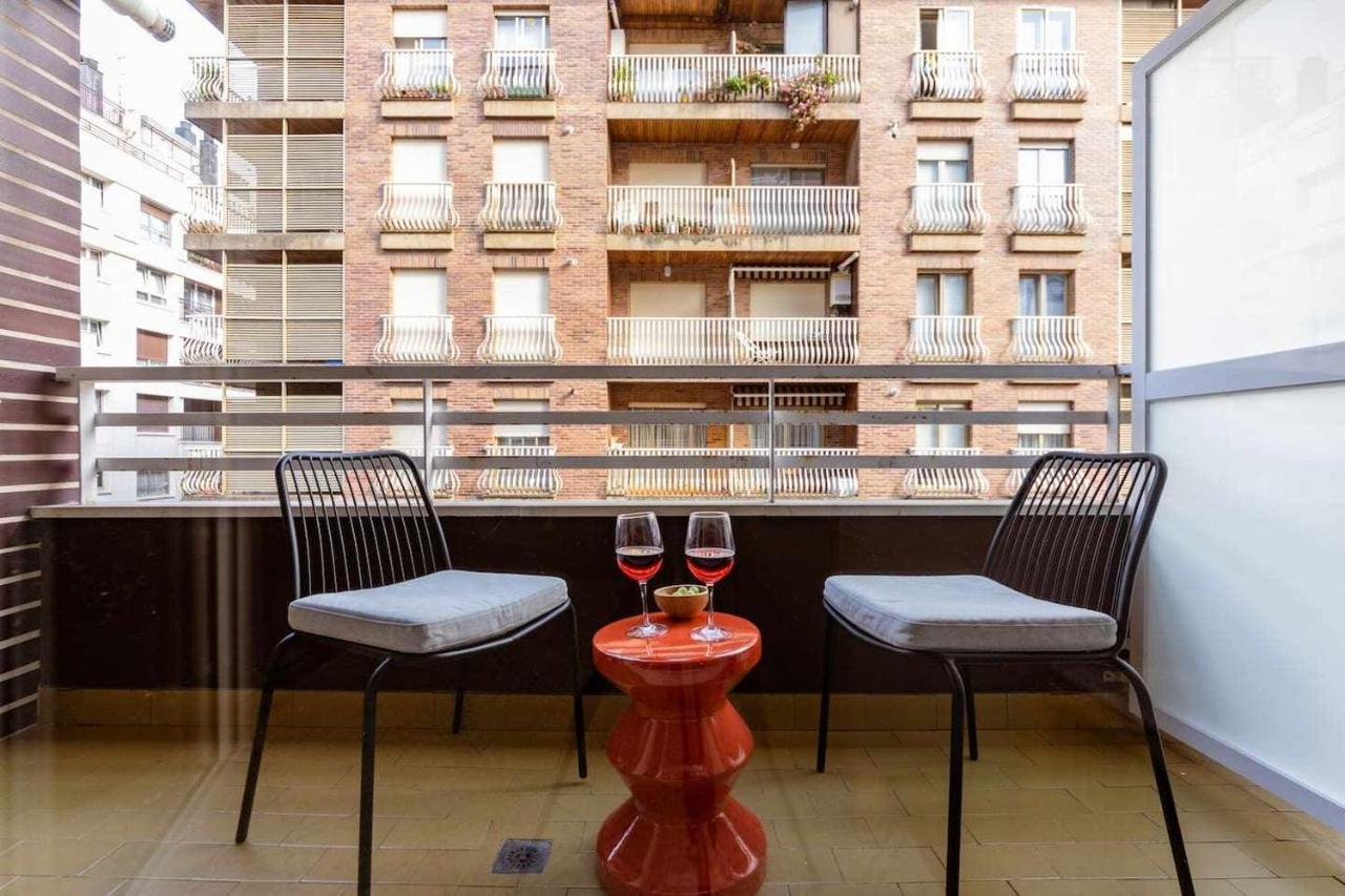 New Amara Suite Friends & Families Parking San Sebastián Exteriör bild
