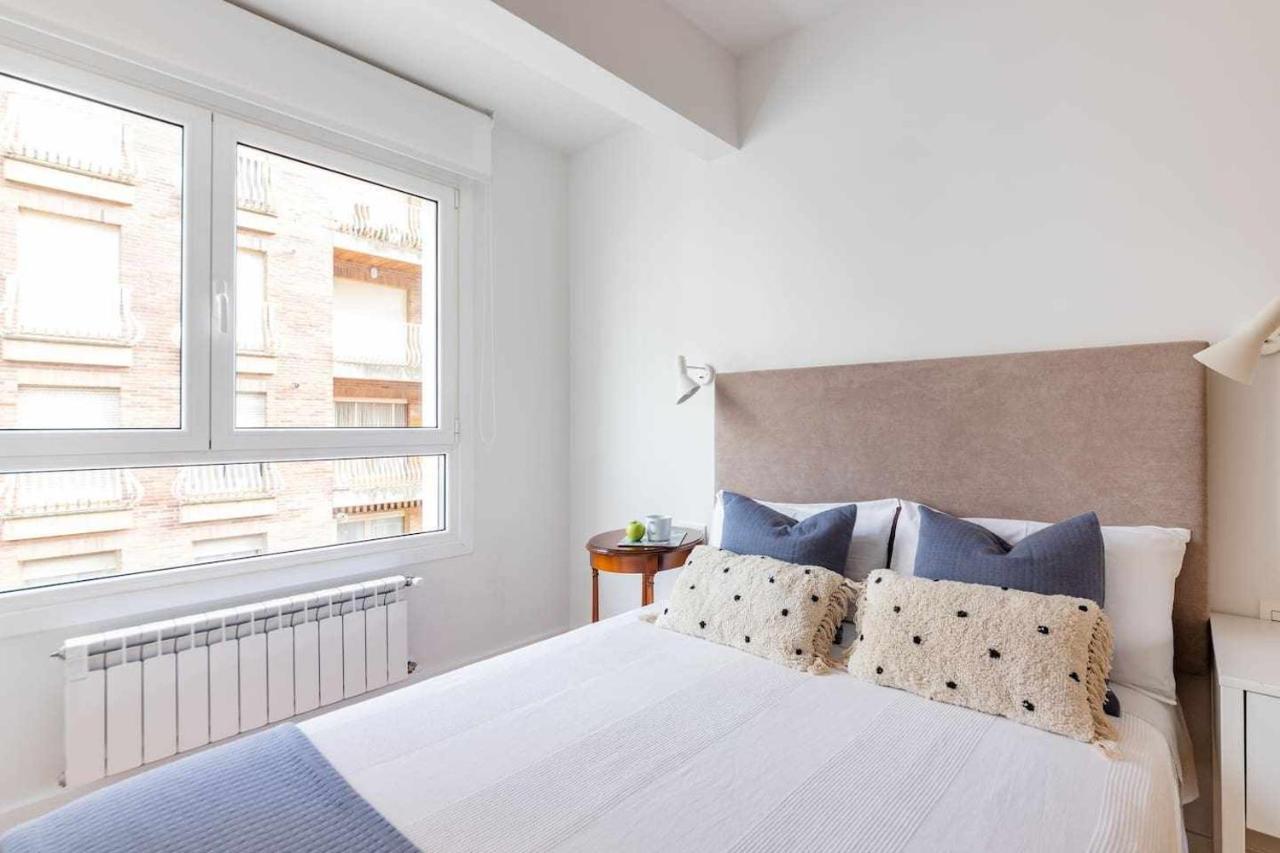 New Amara Suite Friends & Families Parking San Sebastián Exteriör bild
