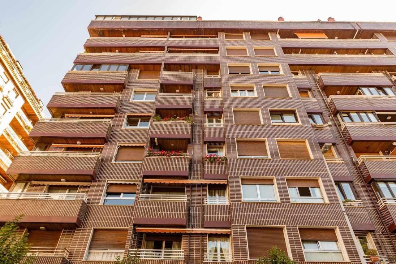New Amara Suite Friends & Families Parking San Sebastián Exteriör bild