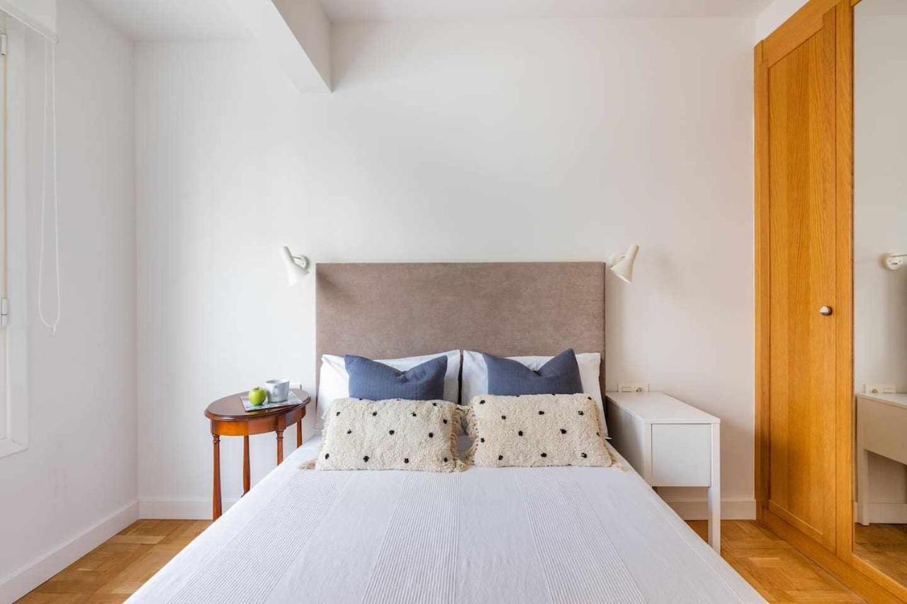 New Amara Suite Friends & Families Parking San Sebastián Exteriör bild